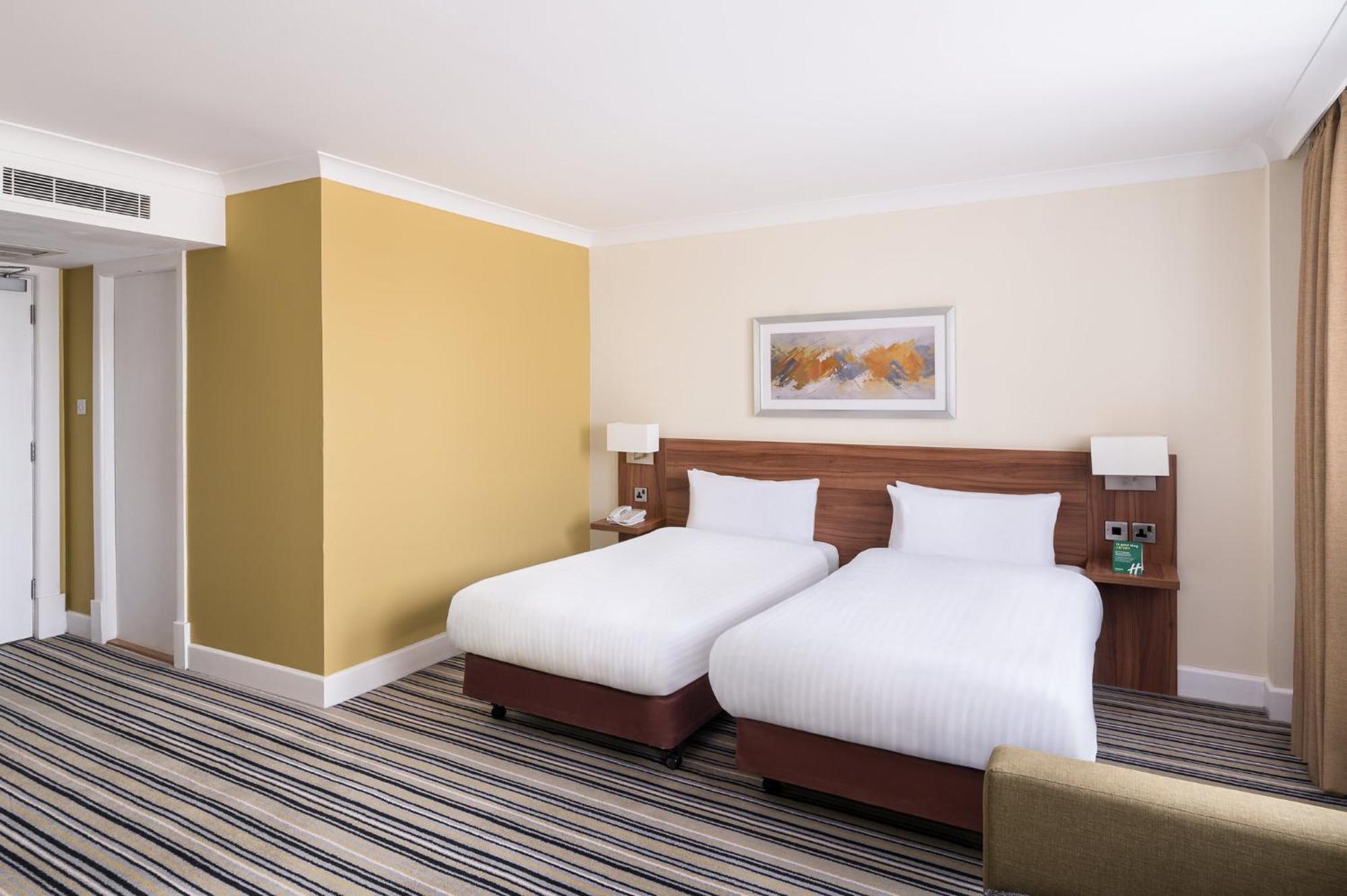 Standard Room with Two Single Beds