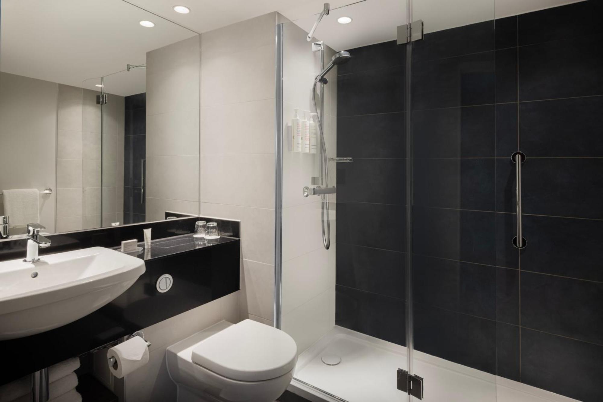 Executive Familienzimmer – 2 Doppelbetten – Zugang zur Lounge