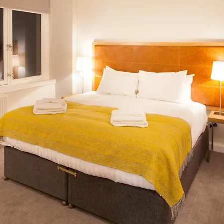 Premier Suites Plus Glasgow-2