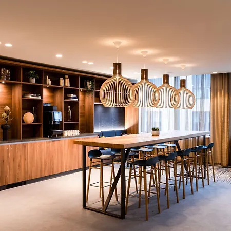 Courtyard By Marriott Glasgow Sec-3